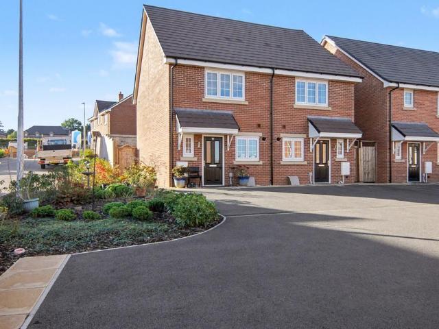 House for sale in Green Close, Warwickshire