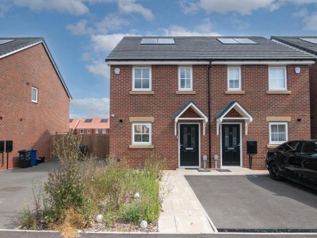 House for sale in Swan Village, Coseley