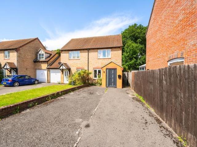 House for sale in Thatcham, West Berkshire