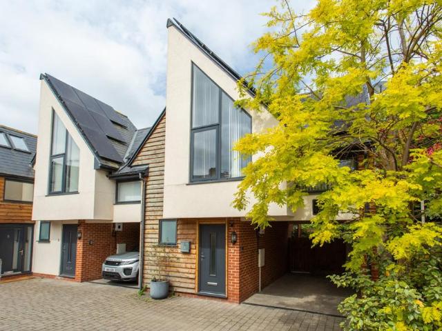 House for sale in The King's Mile, The Bridge