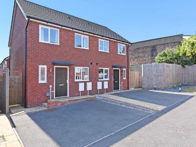 House for sale in Burslem, Stoke-on-Trent