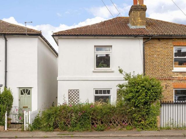 House for sale in Hampton Hill, Greater London