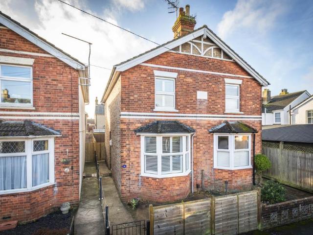 House for sale in Southborough, Sandown Park