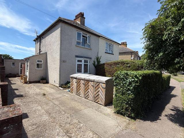 House for sale in Sandwich, Ash