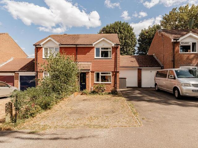 House for sale in Oad Street, Kent