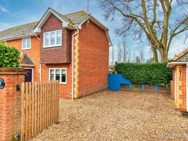 House for sale in Eversley, Hart