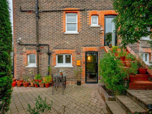 House for sale in Red Hill, Surrey