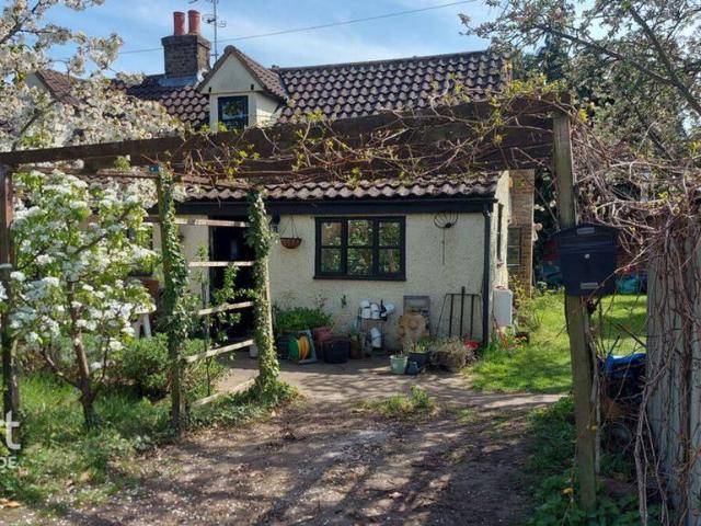 House for sale in Beeston, Sandy