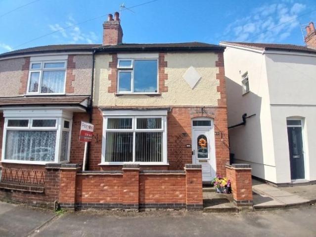 House for sale in Chilvers Coton, Camp Hill