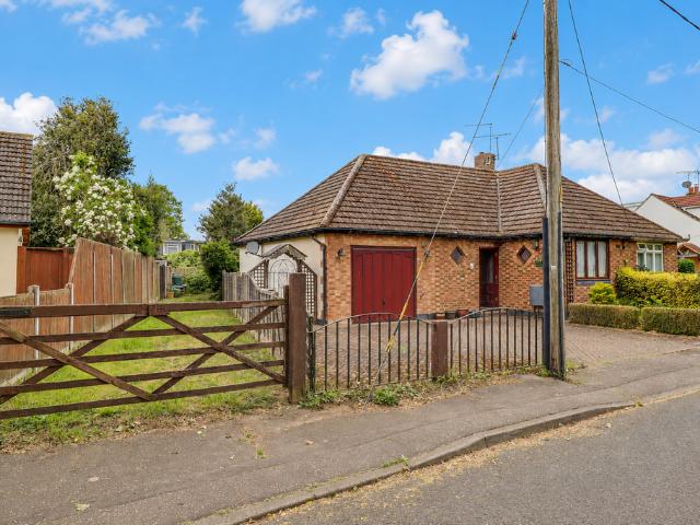 House for sale in Navestock Side, Essex