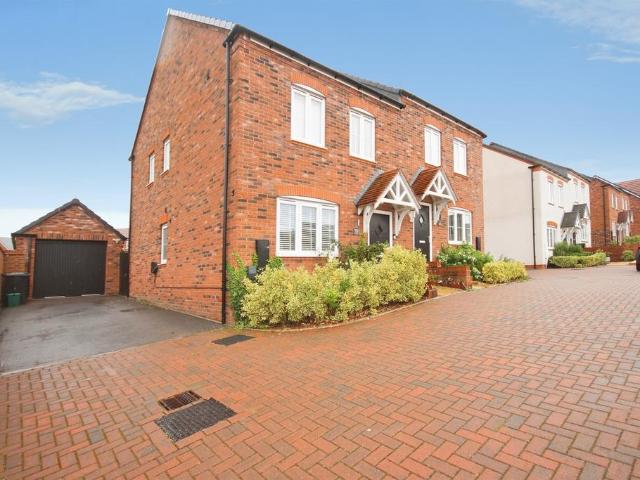 House for sale in Radford Semele, Warwick