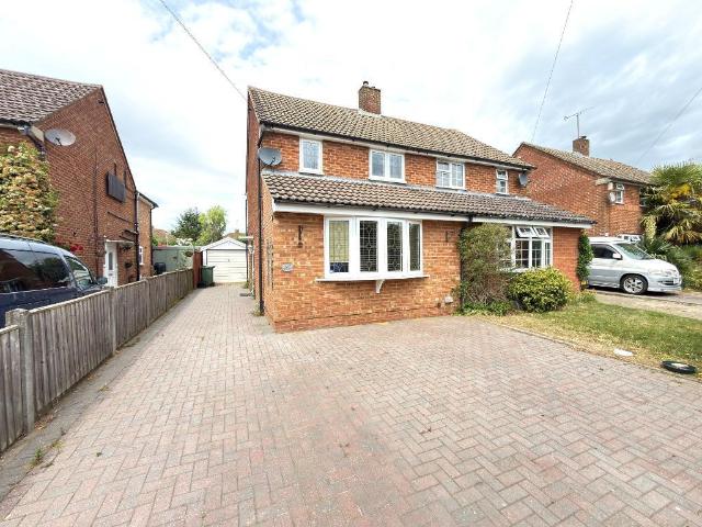House for sale in Caddington, Bedfordshire