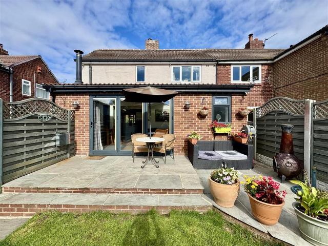 House for sale in Lascelles Hall, Kirkburton