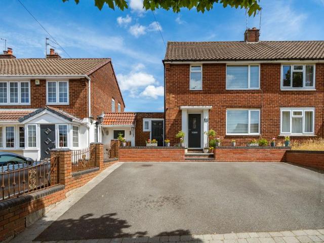 House for sale in Kingswinford, West Midlands