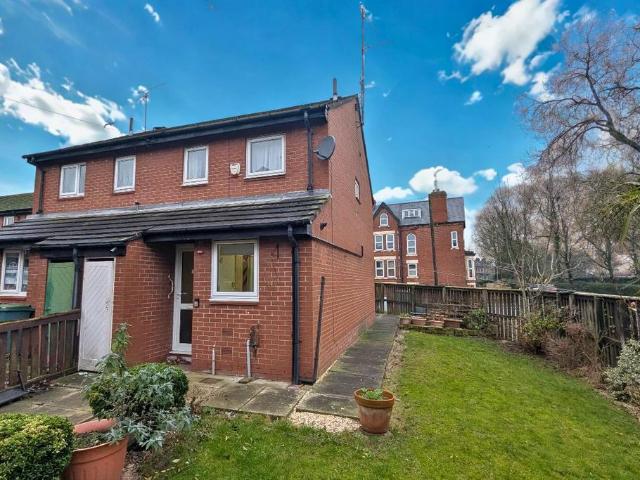 House for sale in Holbeck, West Yorkshire