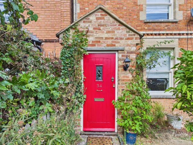 House for sale in Steeple Claydon, Buckinghamshire