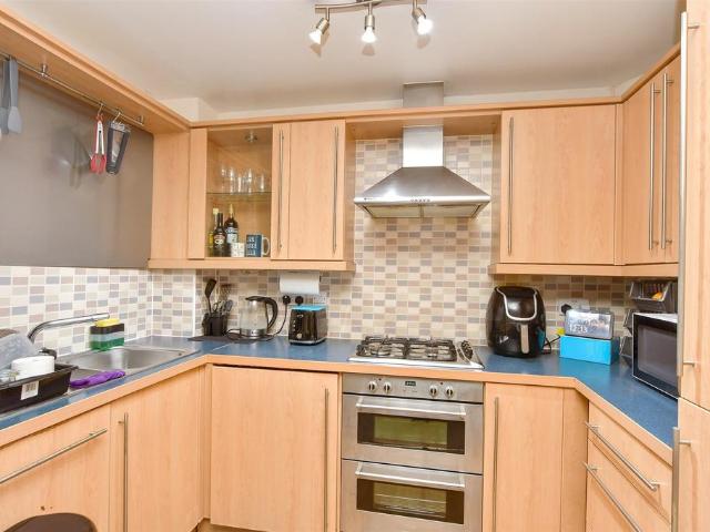 House for sale in Grove Park, Oad Street