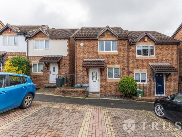 House for sale in Batley, West Yorkshire