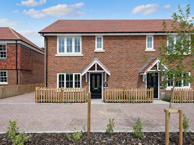 House for sale in Cranbrook & Sissinghurst, Sandown Park