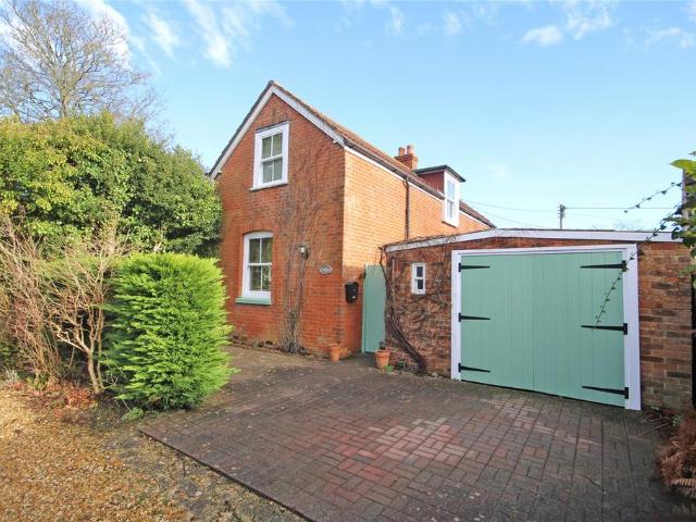 House for sale in Highcliffe