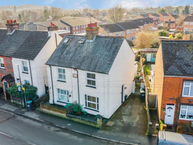 House for sale in Moneyhill, Batchworth