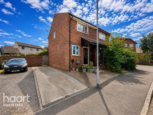House for sale in Chipping Hill, Essex