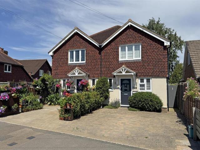 House for sale in Fole, Surrey