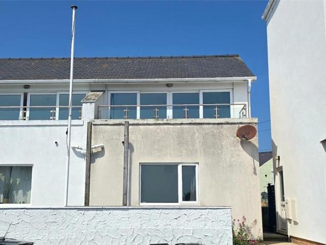 House for sale in Porth-y-Felin, Holyhead