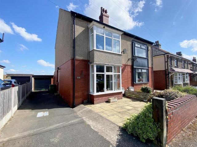 House for sale in Milnsbridge, West Yorkshire