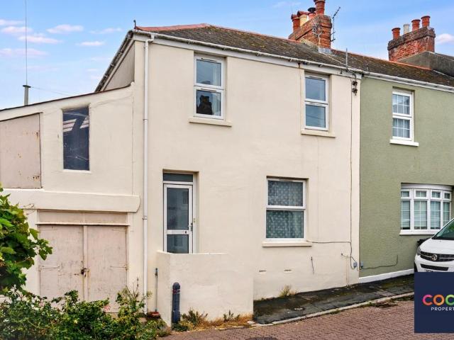 House for sale in Fortuneswell, East Dorset