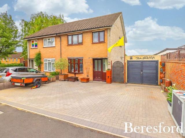 House for sale in Pot Kilns, Greater London