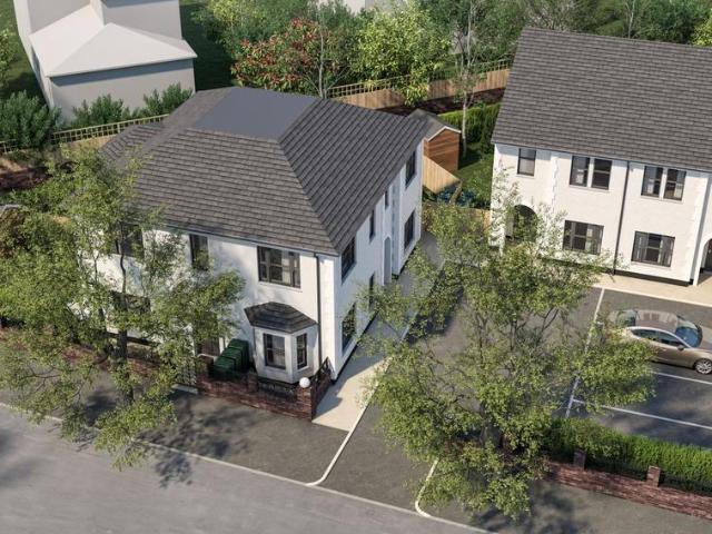 House for sale in Woodcote, Epsom