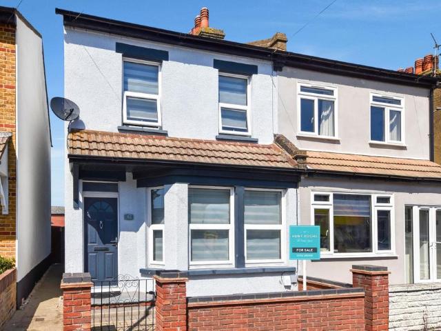 House for sale in North Shoebury, Alton Barnes