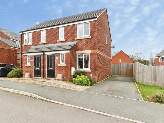 House for sale in Stone, Baswich