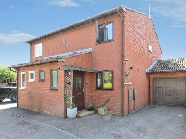 House for sale in Broxbourne, Hertfordshire
