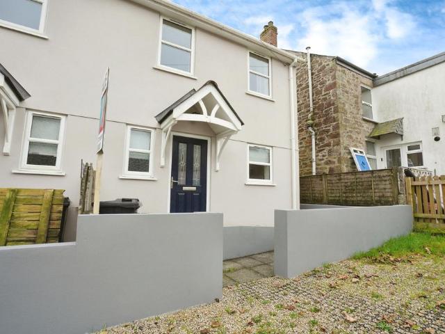 House for sale in Hallaze, Scredda