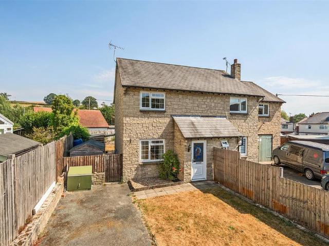 House for sale in Llanrhaeadr-ym-mochnant, Wales