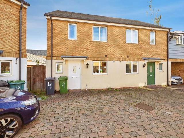 House for sale in Hampton Vale, Peterborough