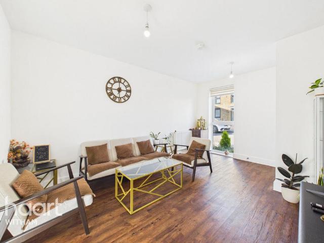 House for sale in Chipping Hill, Essex