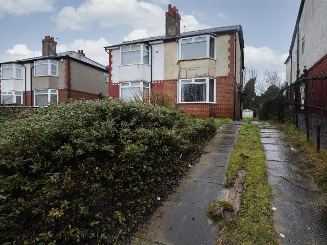 House for sale in Huddersfield, West Yorkshire