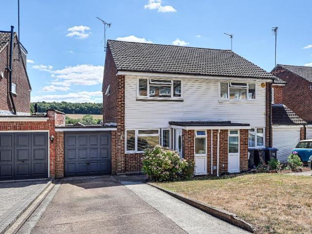 House for sale in London Borough of Croydon, Selsdon