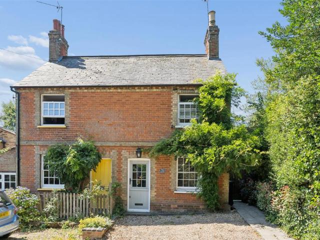 House for sale in Aspley Guise, Bedfordshire