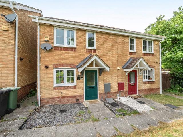 House for sale in Houghton Regis, Bedfordshire