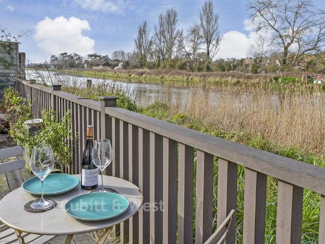 House for sale in Arundel, Clapham
