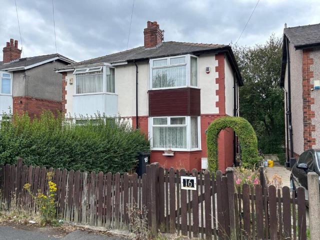 House for sale in Huddersfield, West Yorkshire