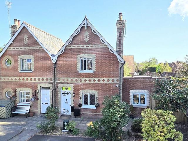 House for sale in Perryfields, West Sussex