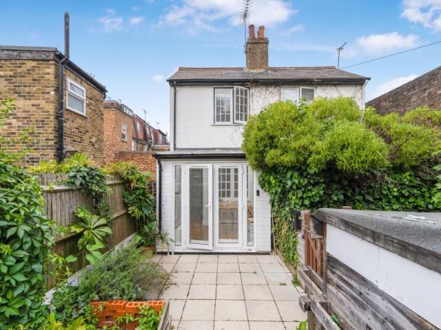House for sale in North Sheen, Greater London