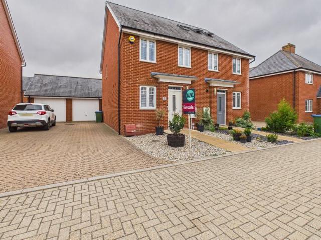 House for sale in Kingsbrook, Buckinghamshire