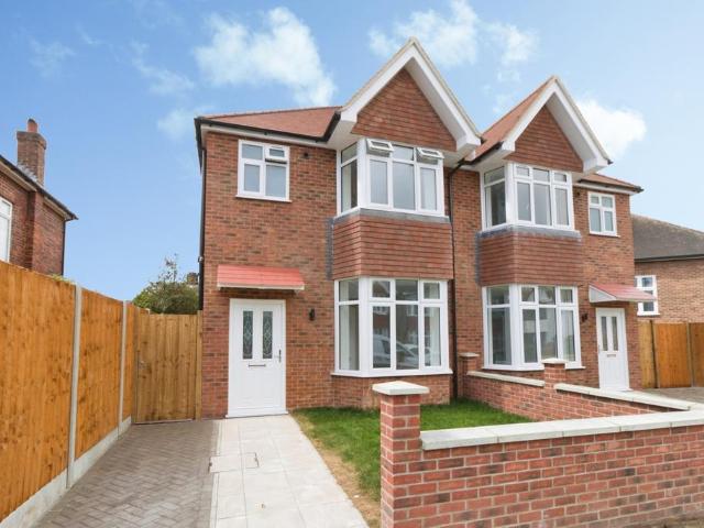 House for sale in London Borough of Lewisham, Greater London