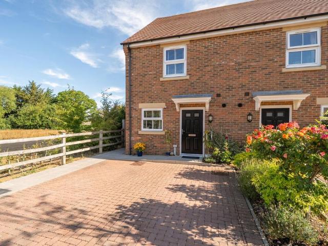 House for sale in Littlecote, West Sussex